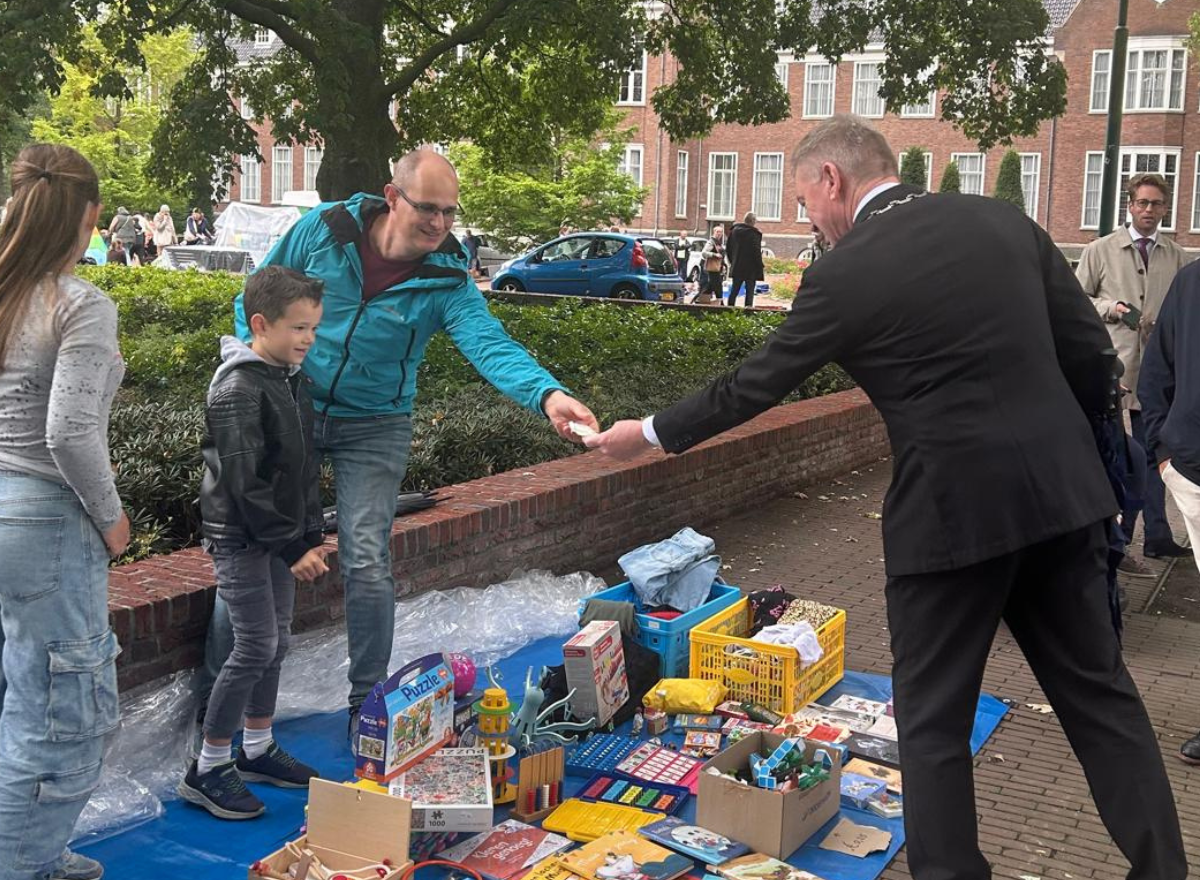 Schrijf je kind in voor de kleedjesmarkt op het Rijnplein
